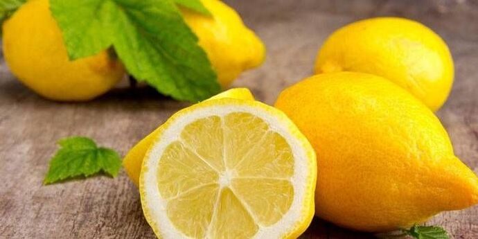 limão para fungos nas unhas